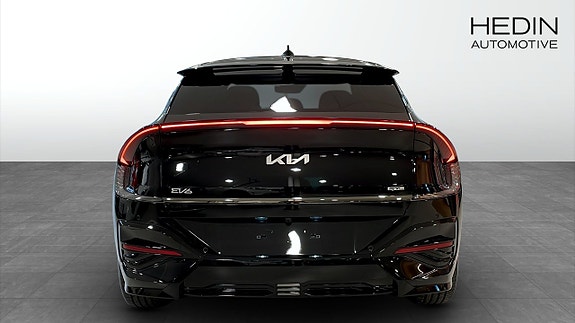 Kia EV6 7 of 12
