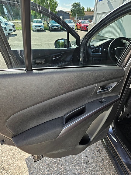 Suzuki S-Cross 11 of 23