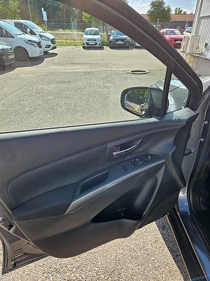 Suzuki S-Cross 8 of 23