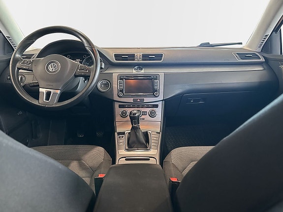 Volkswagen Passat 10 of 10
