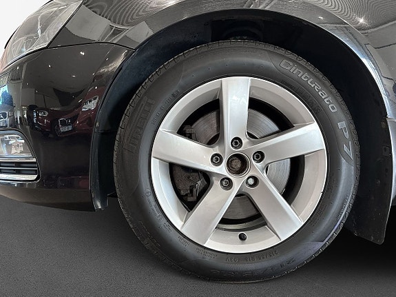 Volkswagen Passat 5 of 10