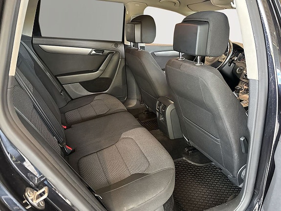 Volkswagen Passat 8 of 10