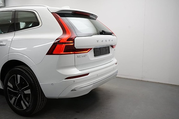 Volvo XC60 3 of 19