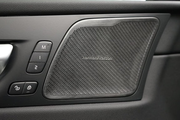 Volvo XC60 9 of 19