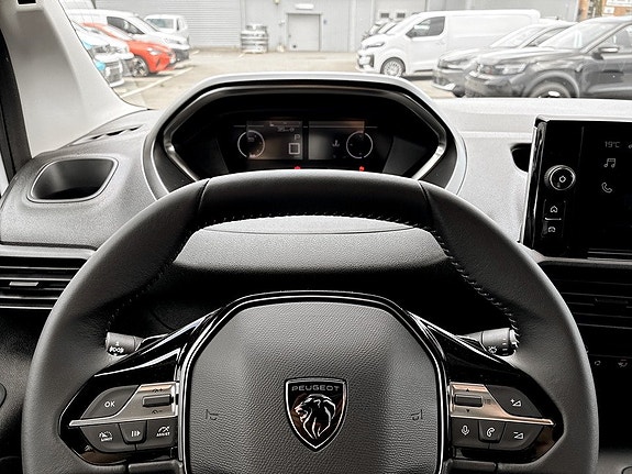 Peugeot Partner 7 of 14