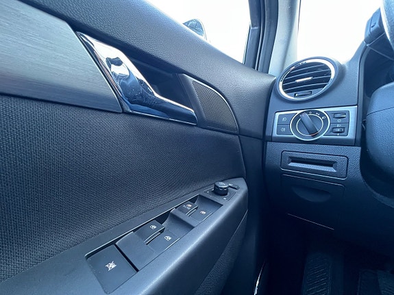 Opel Antara 16 of 23