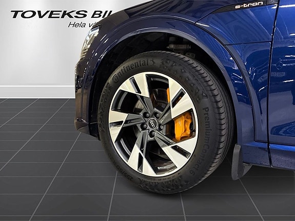 Audi e-tron 9 of 25