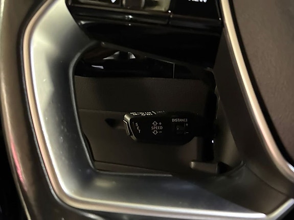 Audi e-tron 14 of 25