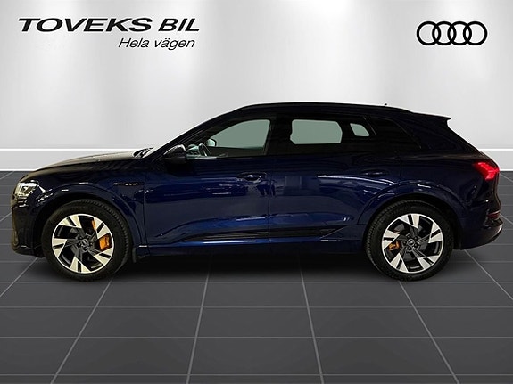 Audi e-tron 2 of 25