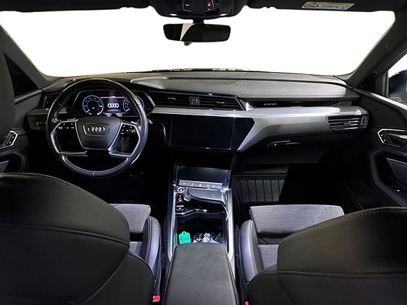 Audi e-tron 12 of 25