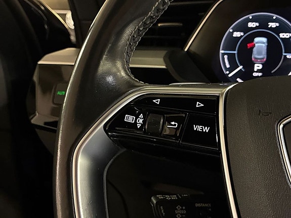 Audi e-tron 21 of 25