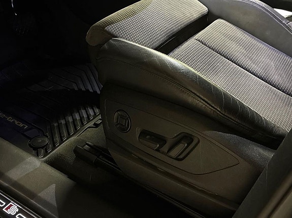 Audi e-tron 13 of 25