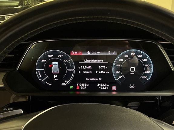 Audi e-tron 20 of 25