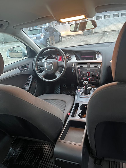 Audi A4 5 of 9