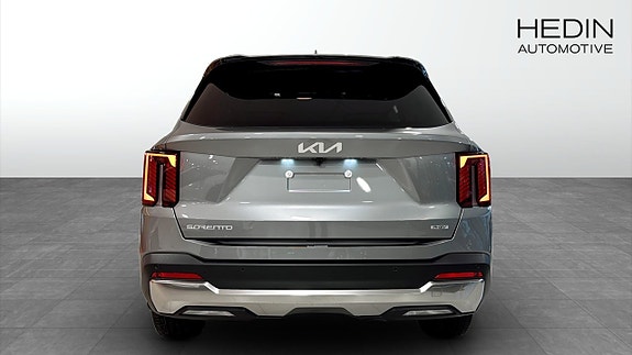 Kia Sorento 7 of 16