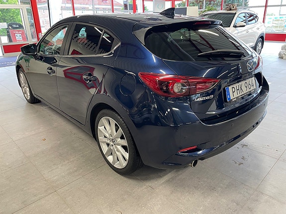 Mazda 3 5 of 5