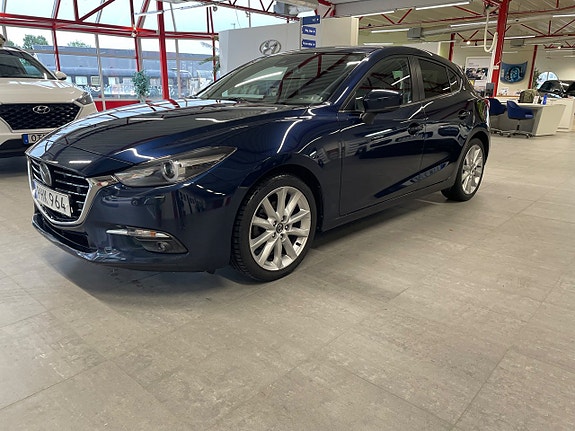 Mazda 3 3 of 5