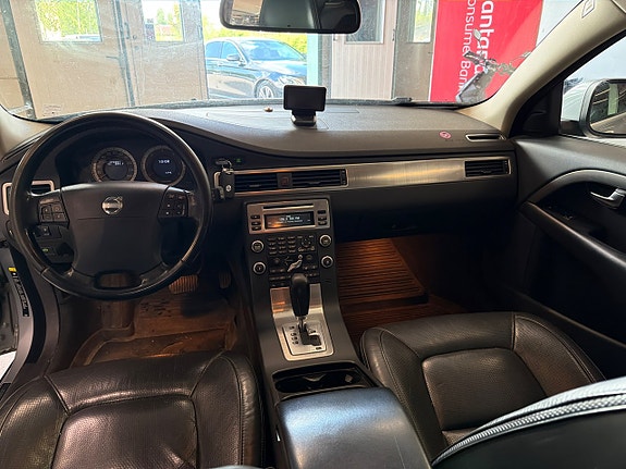 Volvo XC70 10 of 15