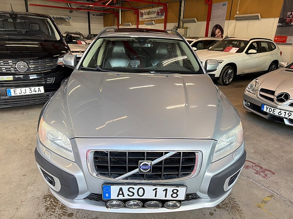 Volvo XC70 2 of 15