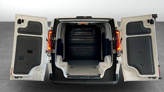 Kia PV5 10 of 16