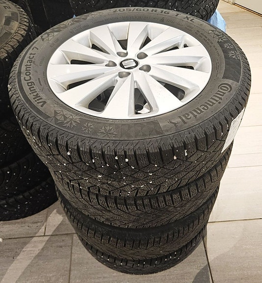 Seat Arona 25 of 25