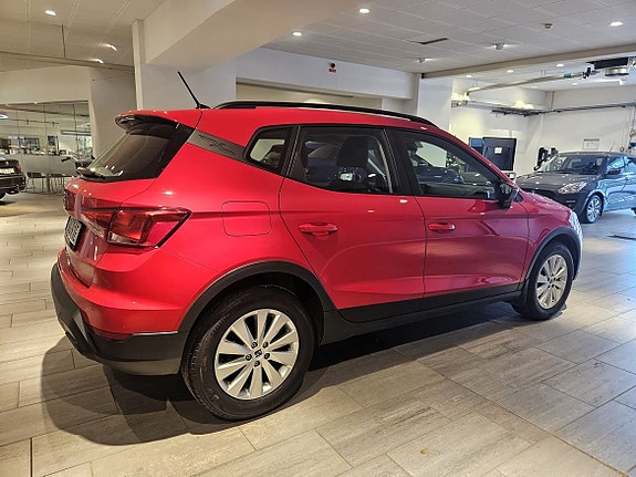 Seat Arona 8 of 25