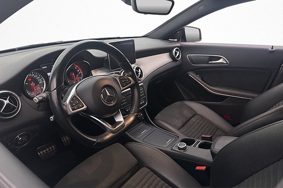 Mercedes-Benz CLA180 d 14 of 25