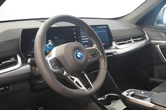 BMW iX1 2 of 19