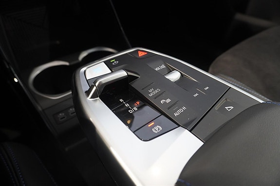 BMW iX1 18 of 19