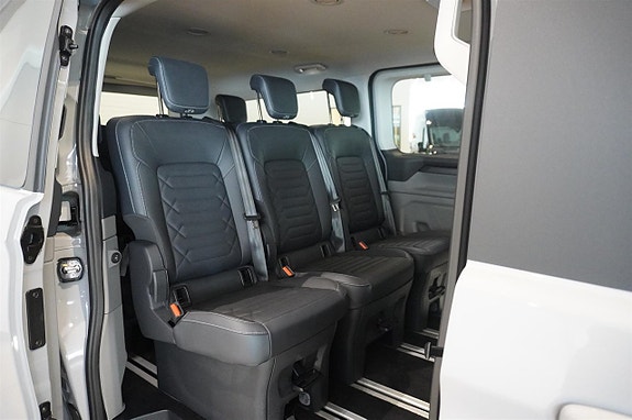 Ford Transit Custom 8 of 16