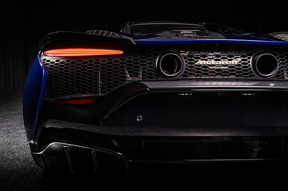 McLaren Artura 18 of 30