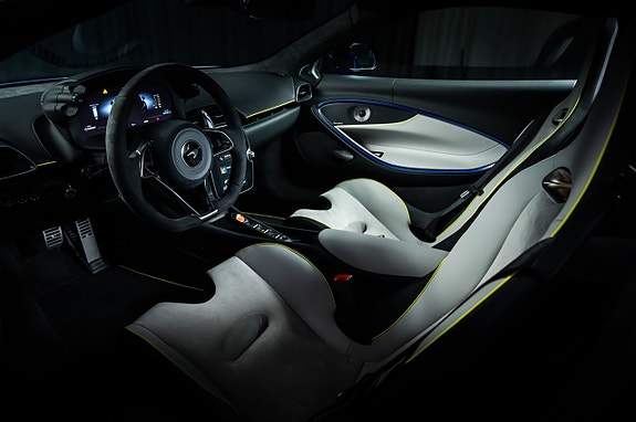 McLaren Artura 24 of 30