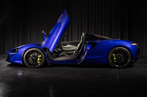 McLaren Artura 14 of 30