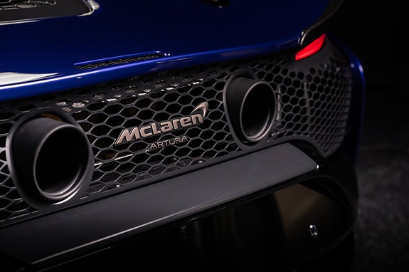 McLaren Artura 17 of 30