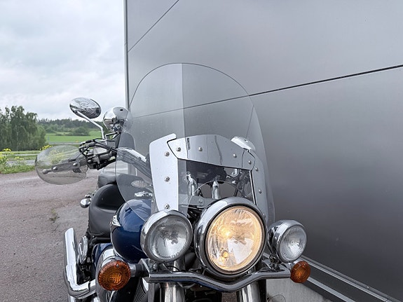 Kawasaki VN900 Classic 6 of 14