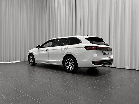 Volkswagen Passat 3 of 5
