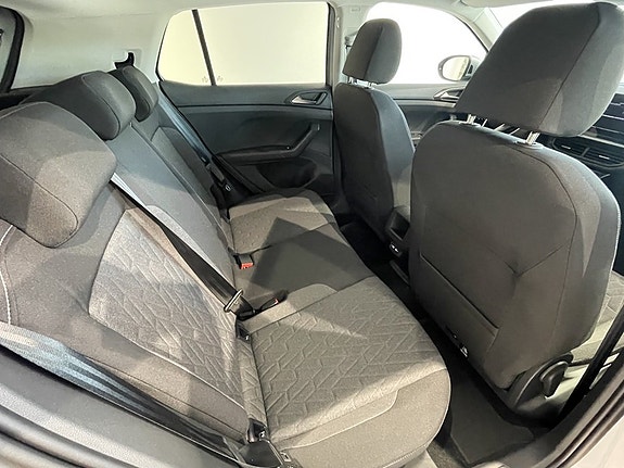 Volkswagen T-Cross 8 of 13