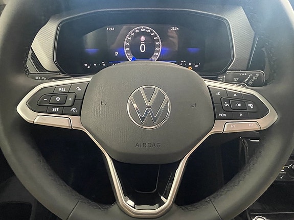 Volkswagen T-Cross 11 of 13