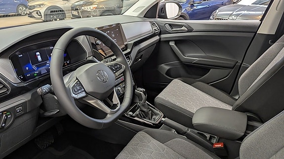 Volkswagen T-Cross 7 of 9
