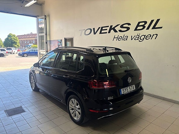 Volkswagen Golf Sportsvan 3 of 5