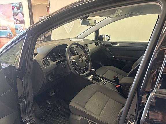 Volkswagen Golf Sportsvan 5 of 5