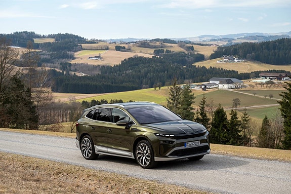 Skoda Enyaq 3 of 5