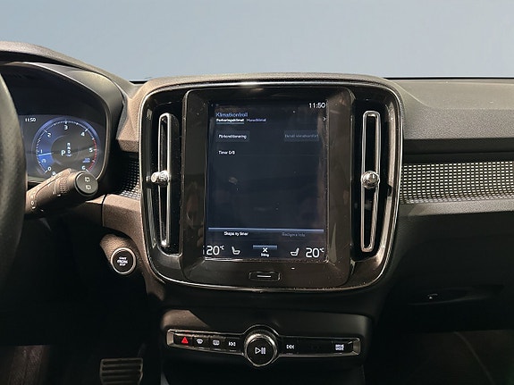 Volvo XC40 15 of 26