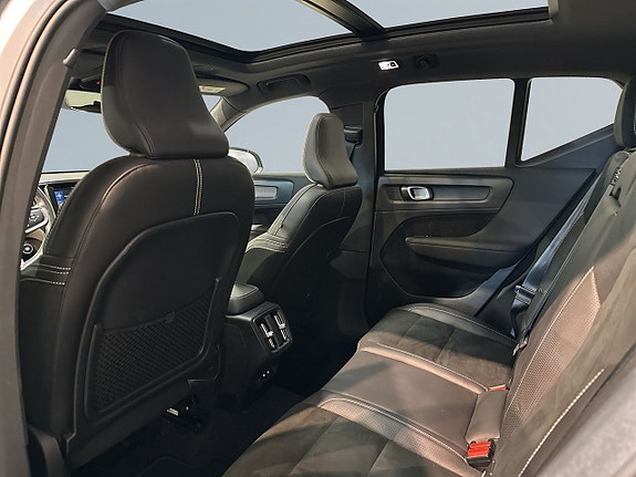 Volvo XC40 13 of 26