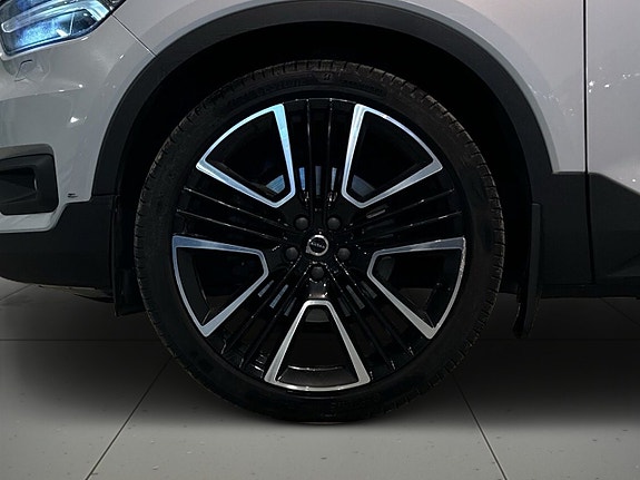 Volvo XC40 14 of 26