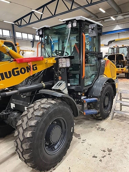 LiuGong 820 T 7 of 16