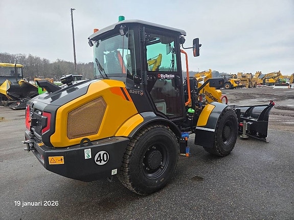 LiuGong 820 T 3 of 16