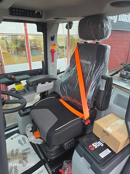 LiuGong 820 T 14 of 16