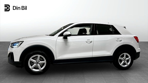 Audi Q2 2 of 5