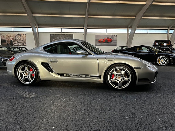 Porsche Cayman S 5 of 5